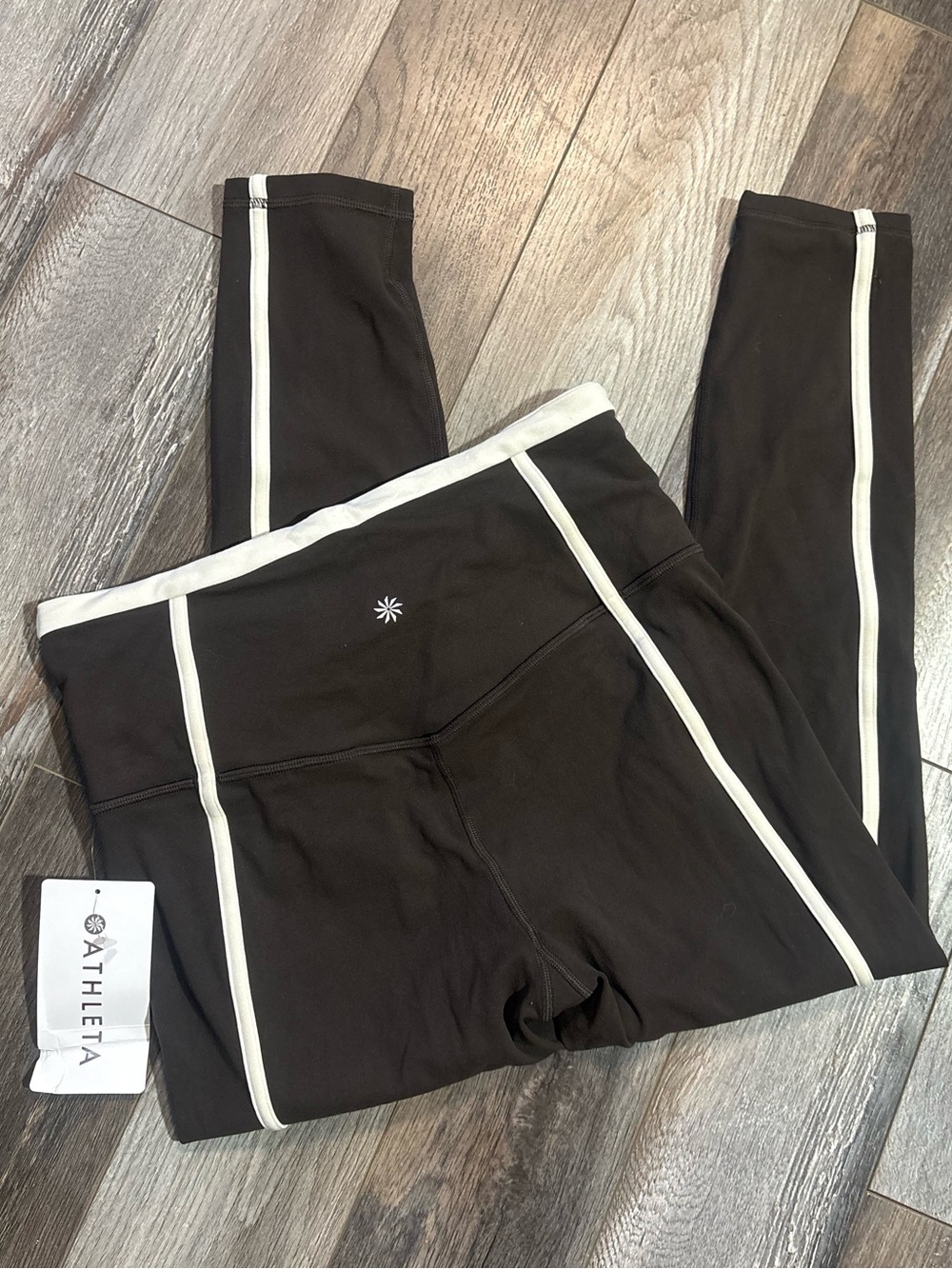 NWT ATHLETA BROWN ULTRA HIGH RISE
ELATION 7/8 TIGHT M